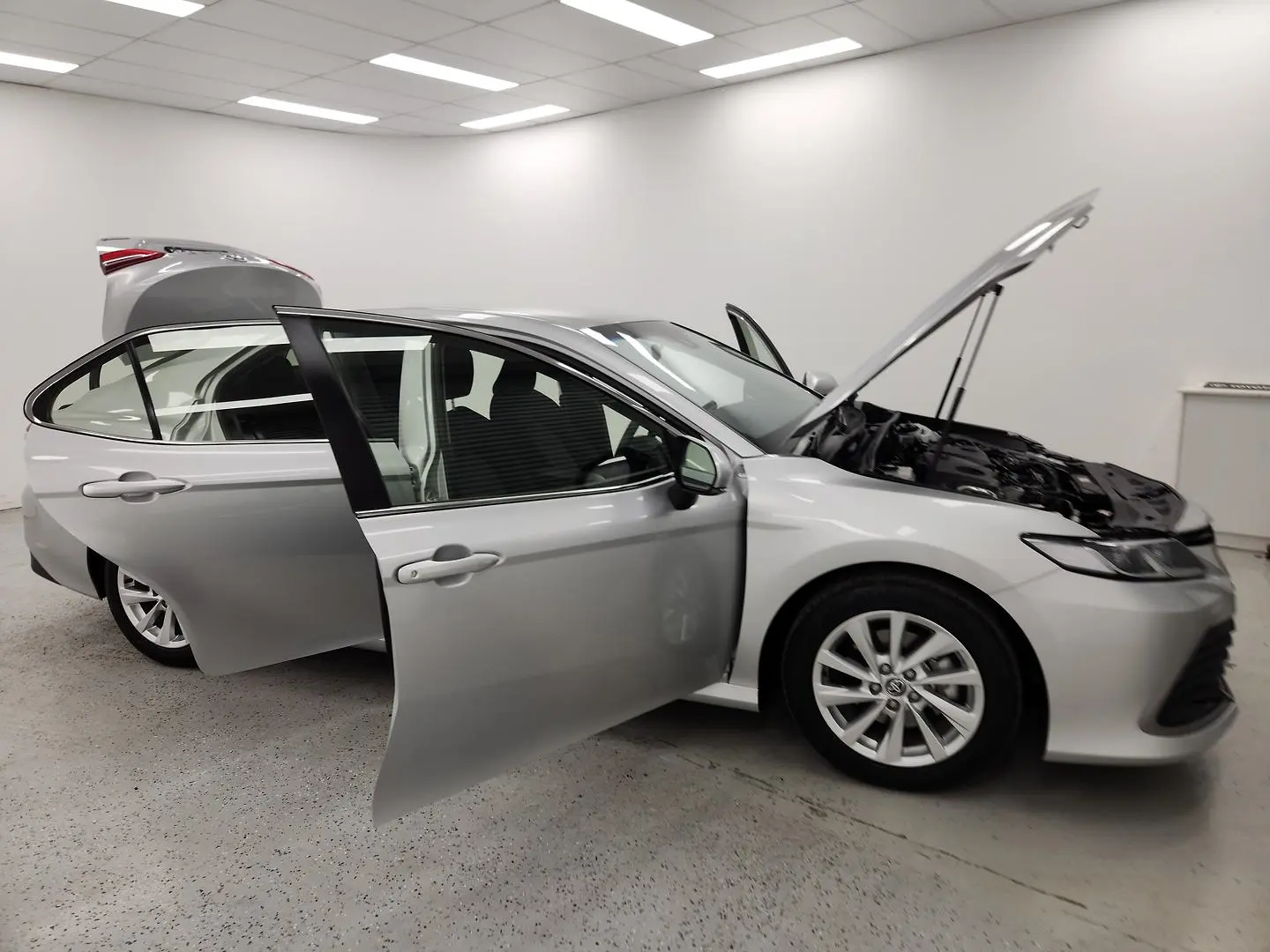 2023 Toyota Camry Gallery Image 9