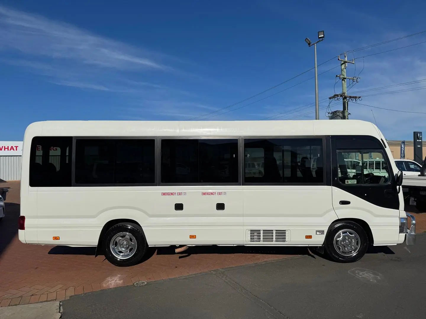 2017 Toyota Coaster Gallery Image 2
