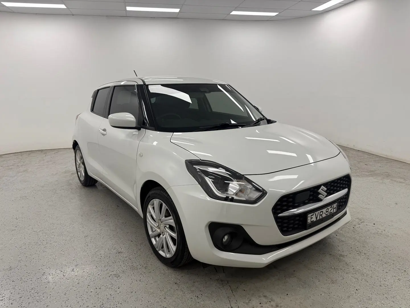 2022 Suzuki Swift Gallery Image 1