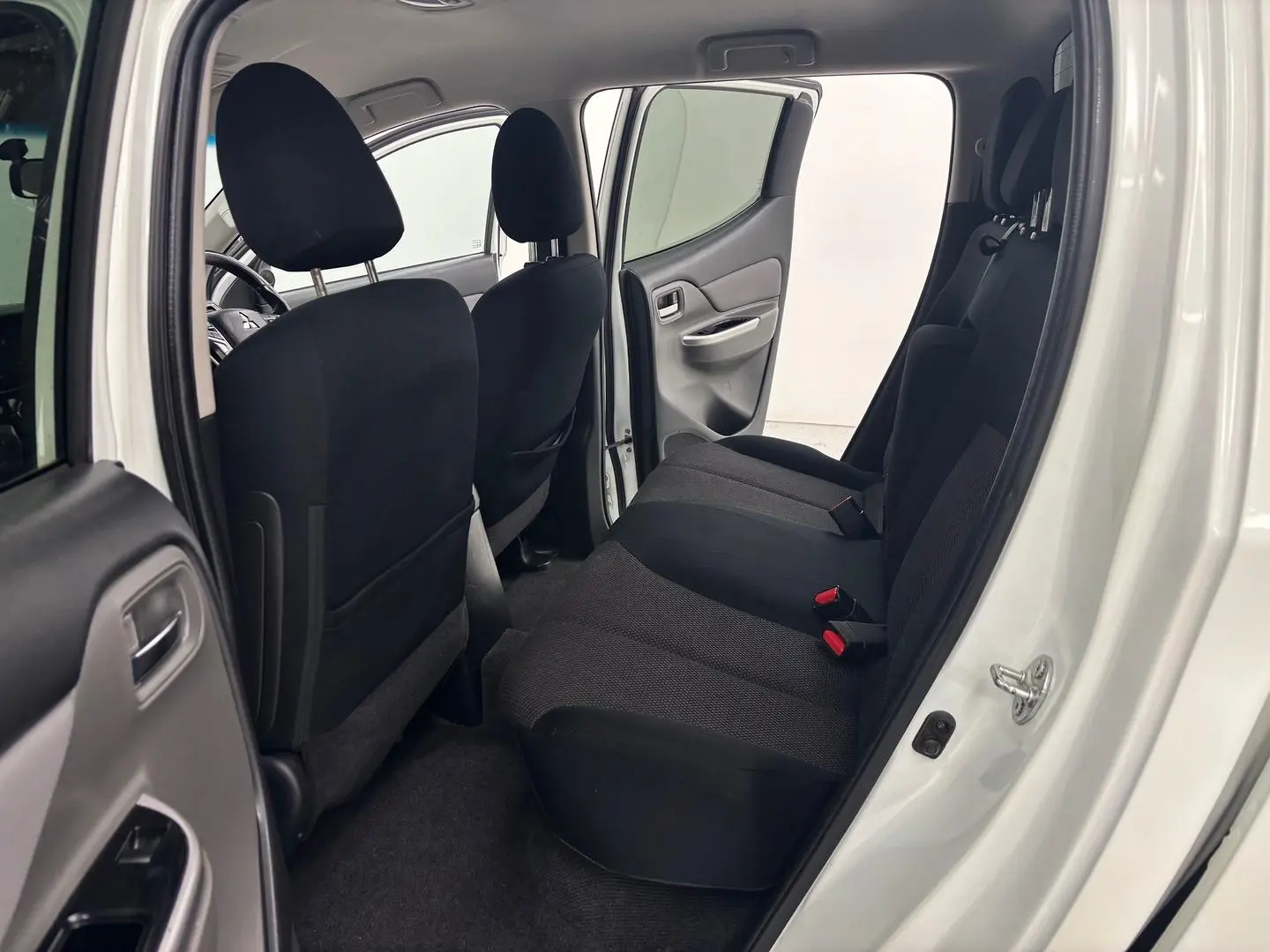 2017 Mitsubishi Triton Gallery Image 18