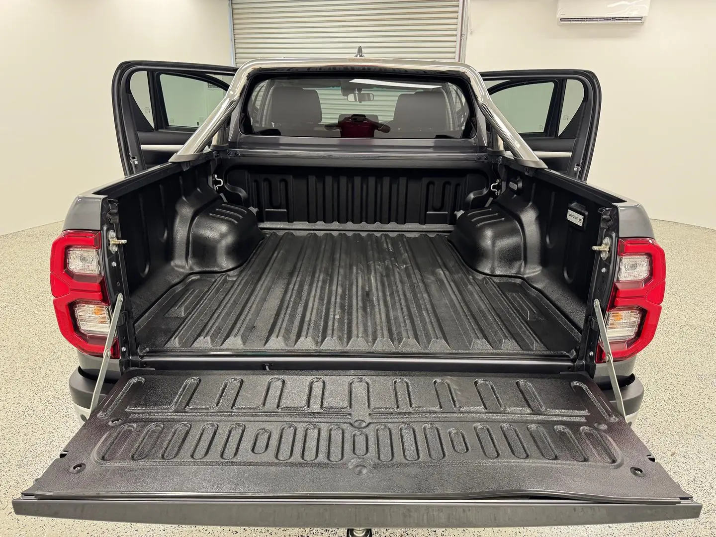 2022 Toyota Hilux Gallery Image 29