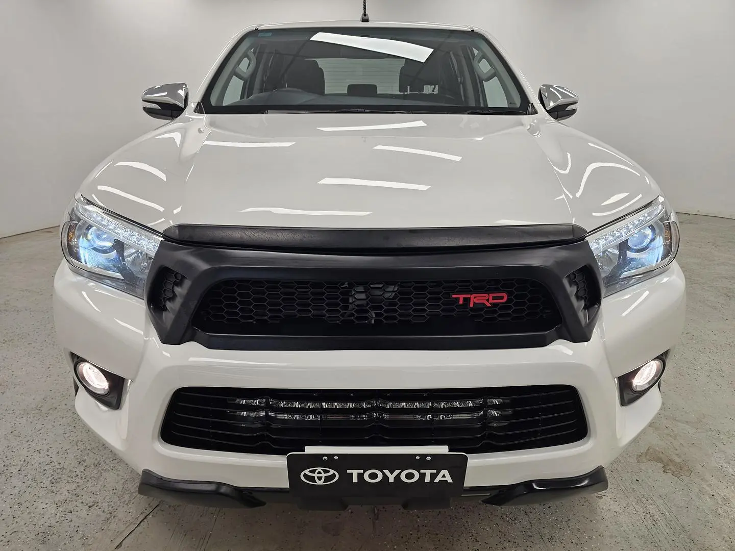 2017 Toyota Hilux Gallery Image 41