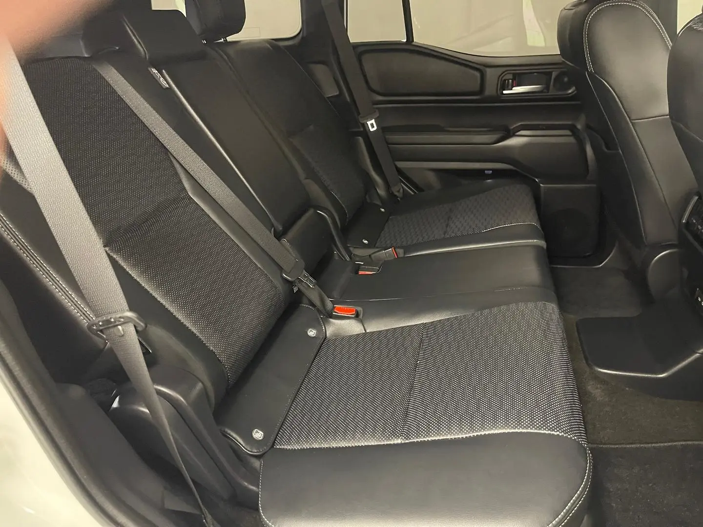 2024 Toyota Landcruiser Prado Gallery Image 20