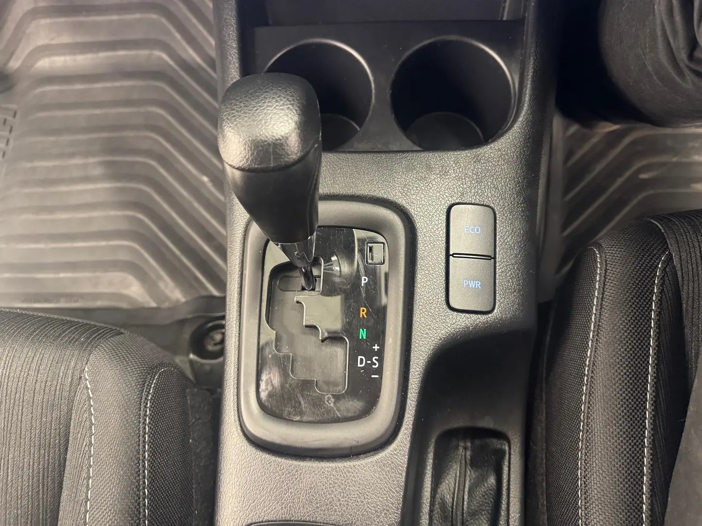 2022 Toyota Hilux Gallery Image 22