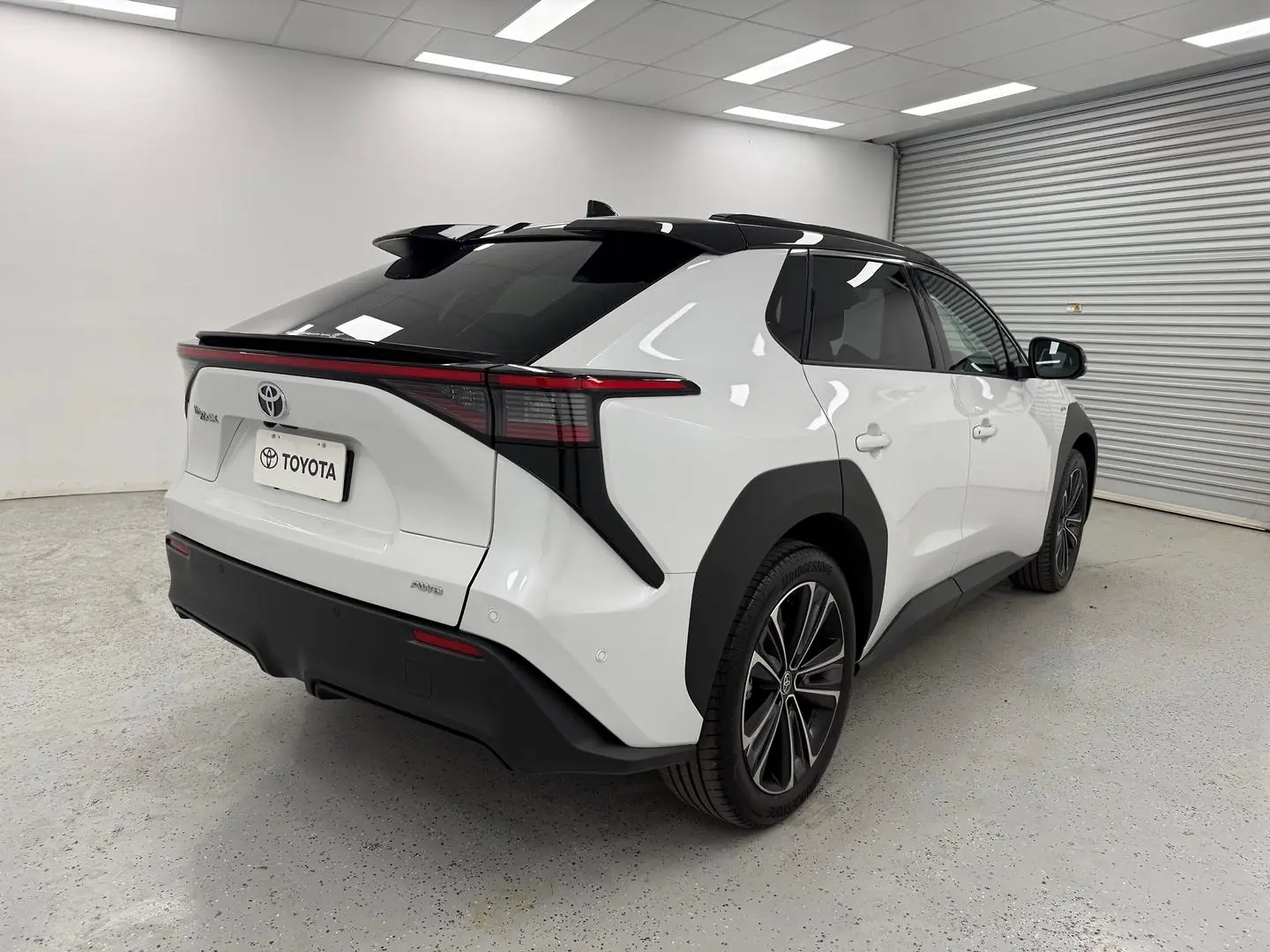 2025 Toyota bZ4X Gallery Image 3