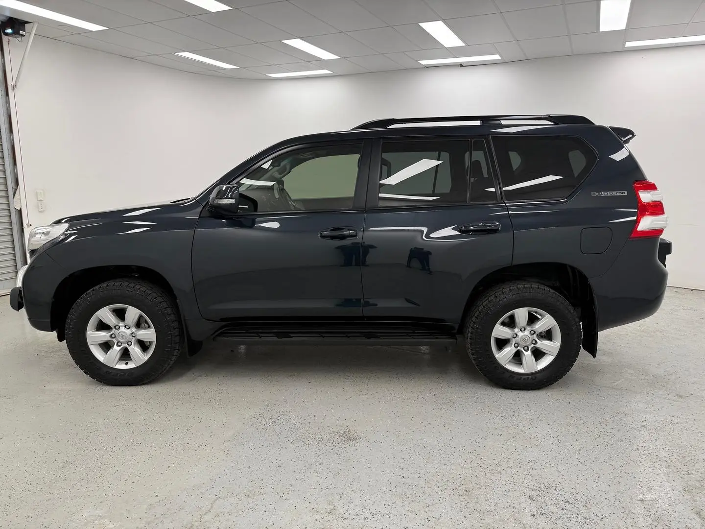 2016 Toyota Landcruiser Prado Gallery Image 6