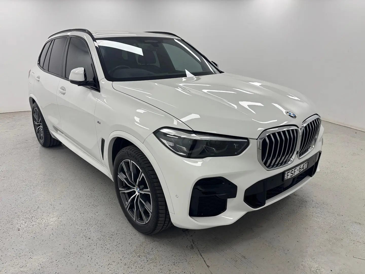 2021 BMW X5 Gallery Image 1