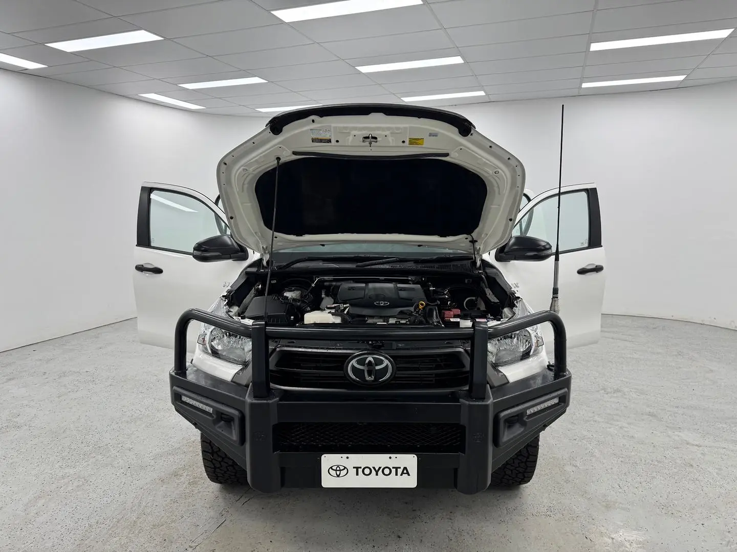 2021 Toyota Hilux Gallery Image 11