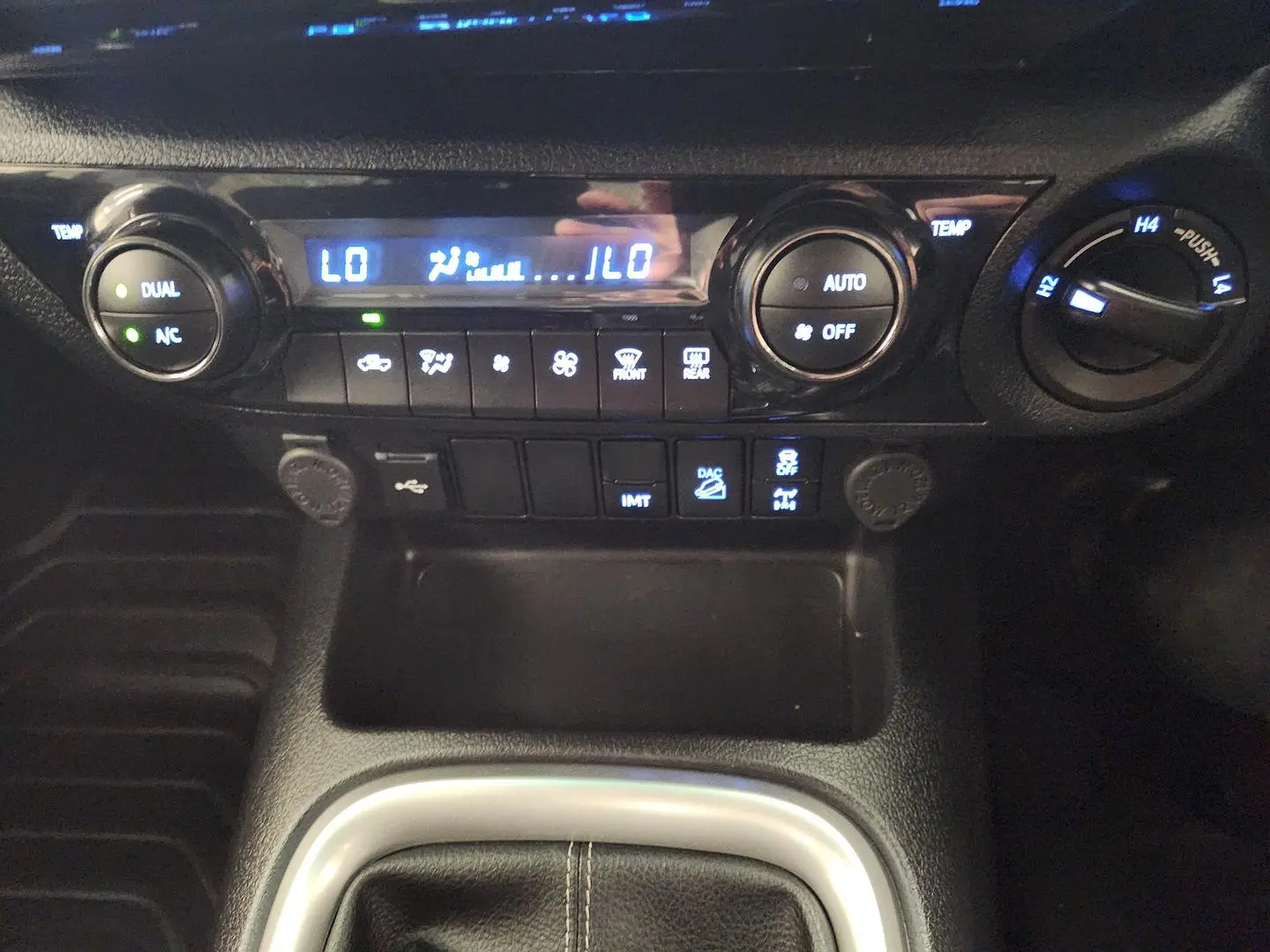 2023 Toyota Hilux Gallery Image 29