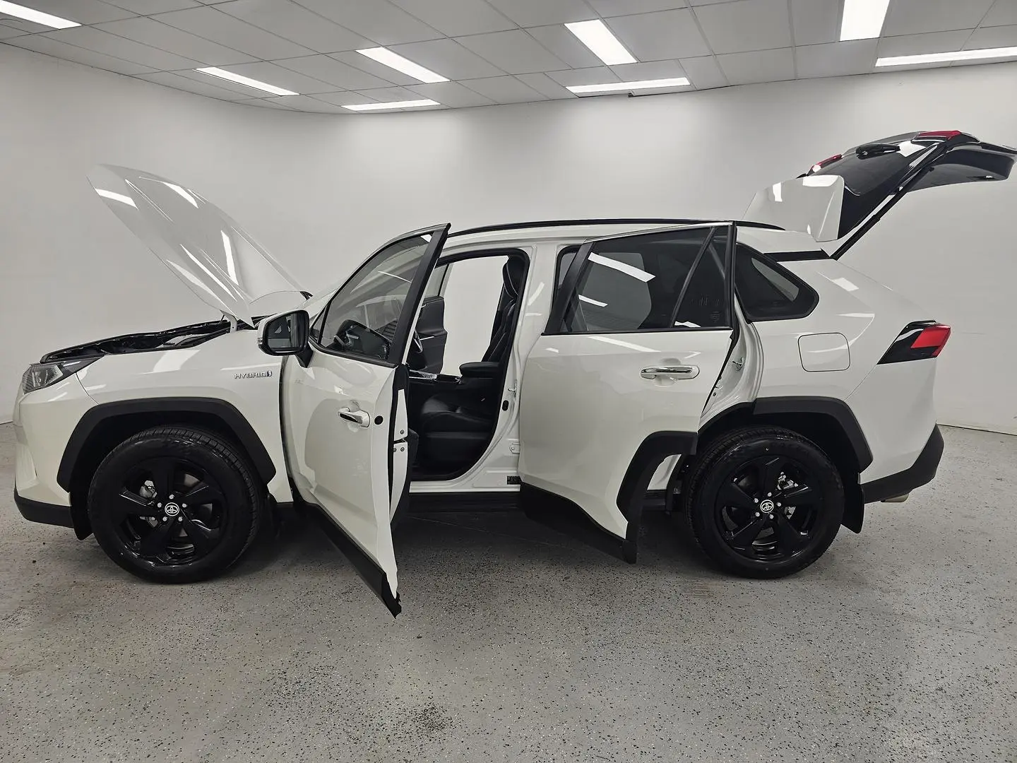 2021 Toyota RAV4 Gallery Image 10
