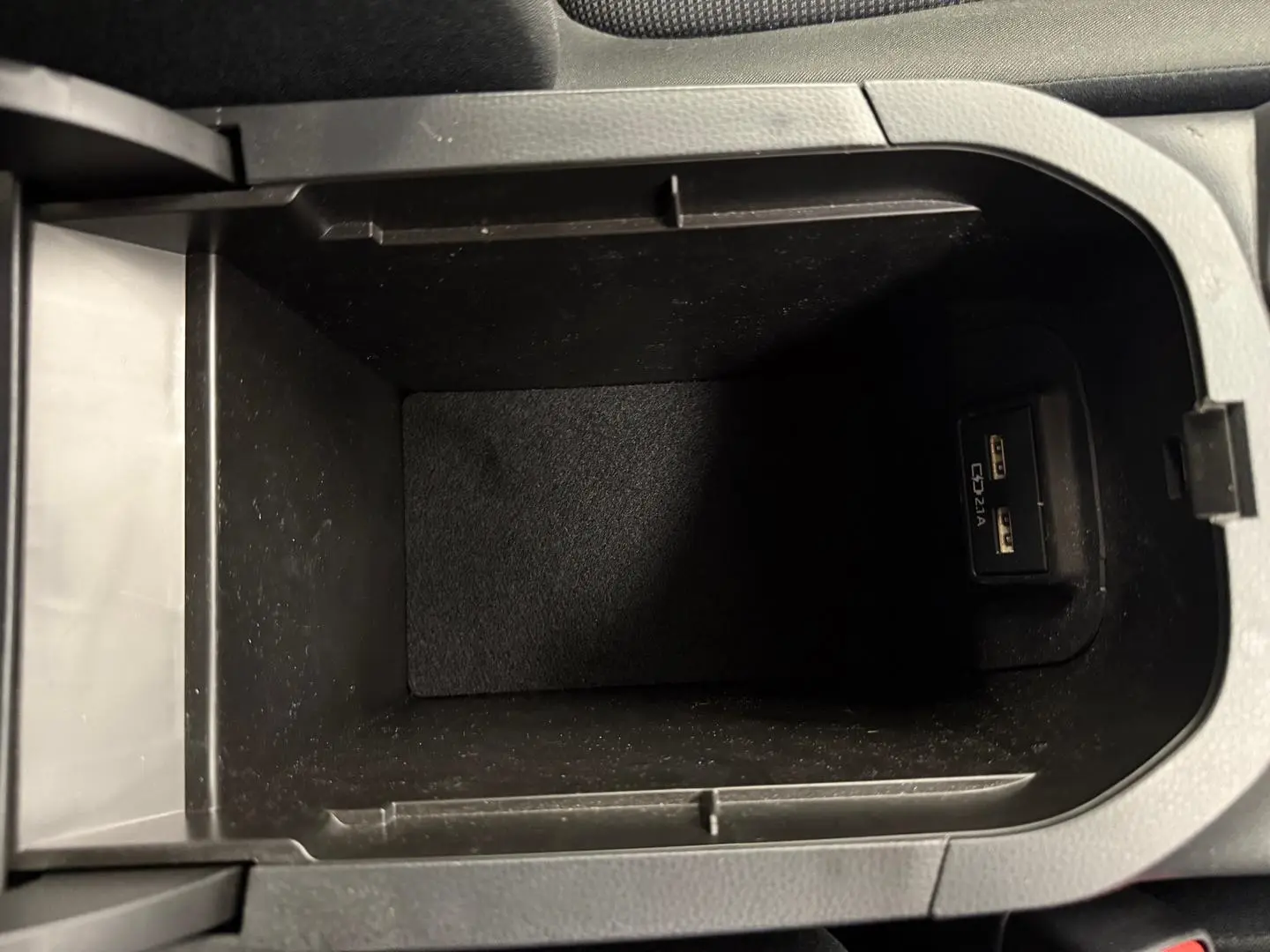 2022 Toyota RAV4 Gallery Image 32