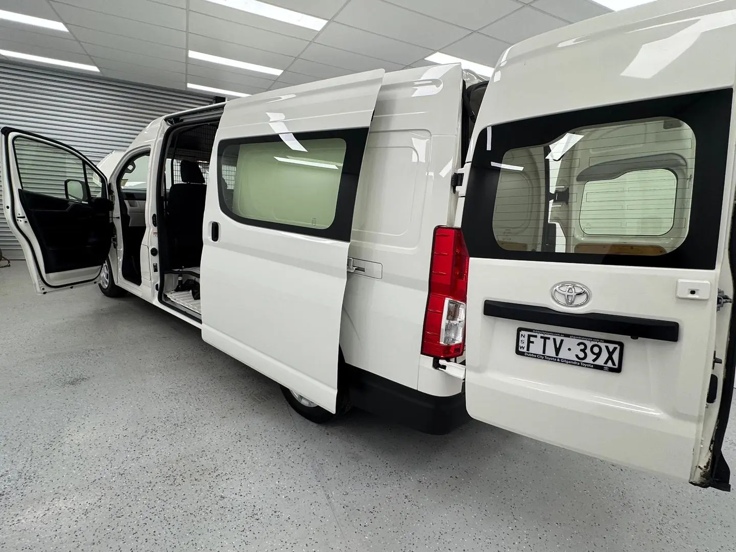 2023 Toyota Hiace Gallery Image 10