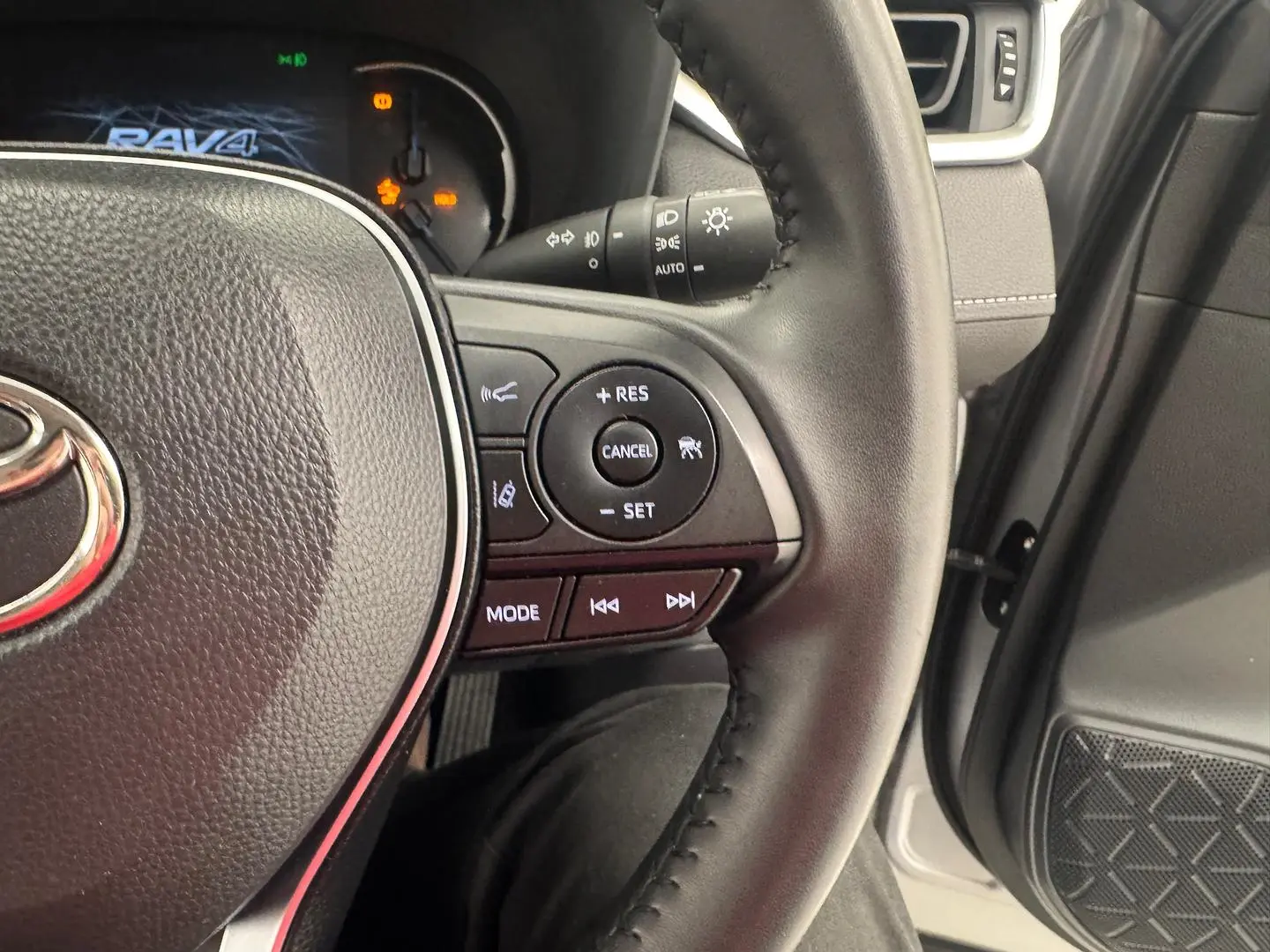 2024 Toyota RAV4 Gallery Image 18