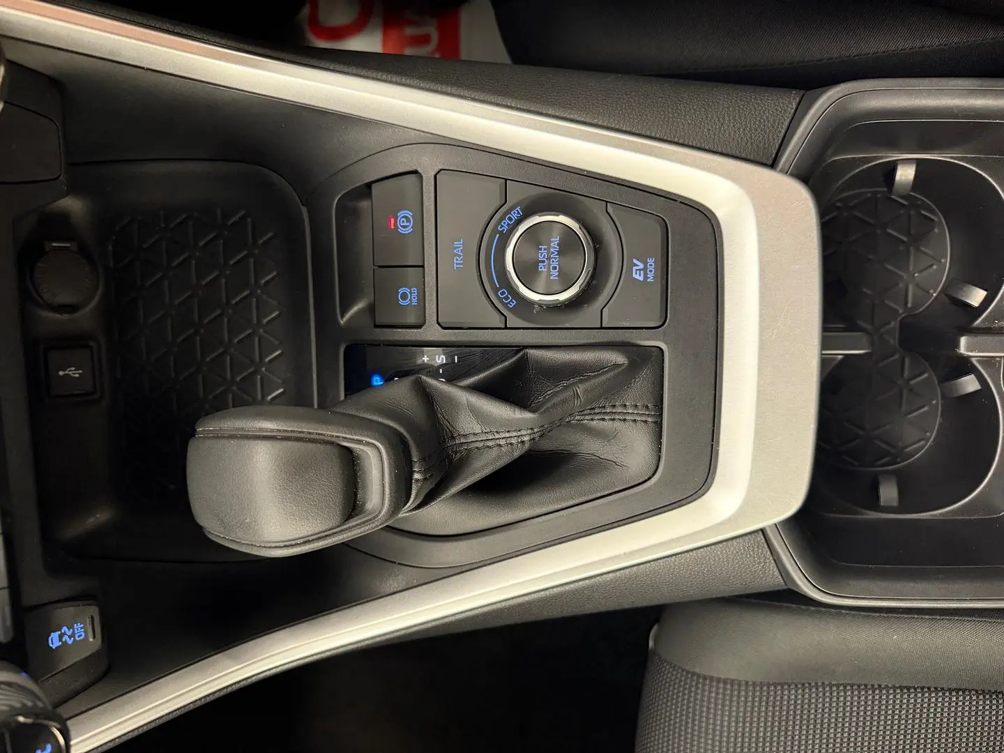 2022 Toyota RAV4 Gallery Image 31