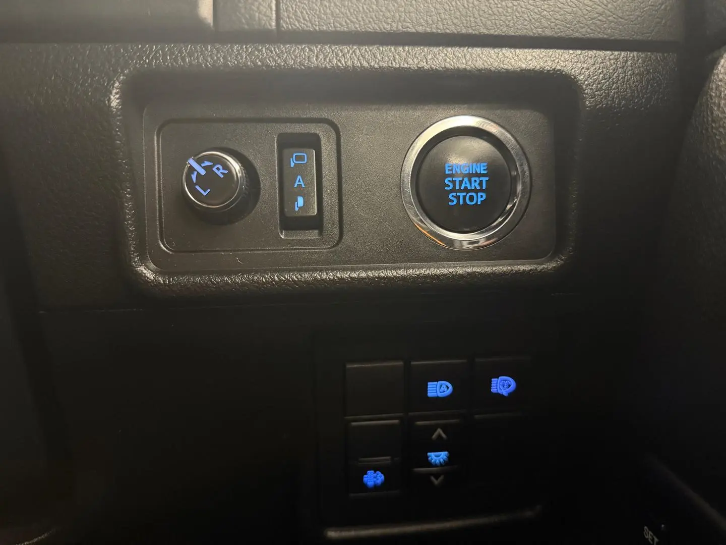 2021 Toyota Landcruiser Prado Gallery Image 23