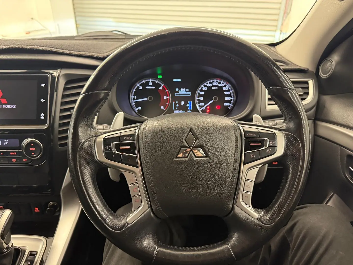 2016 Mitsubishi Pajero Sport Gallery Image 22