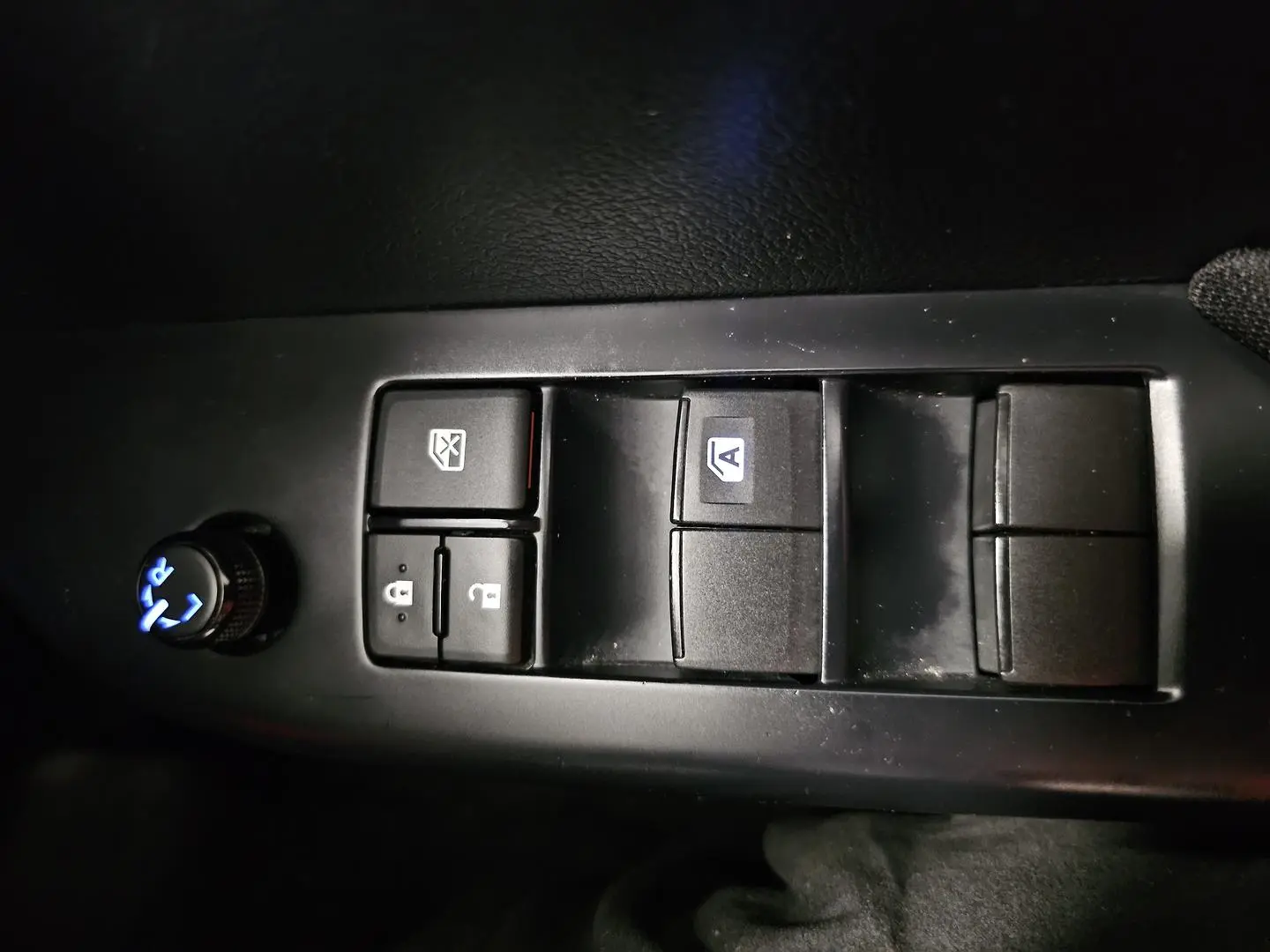 2022 Toyota Hilux Gallery Image 38