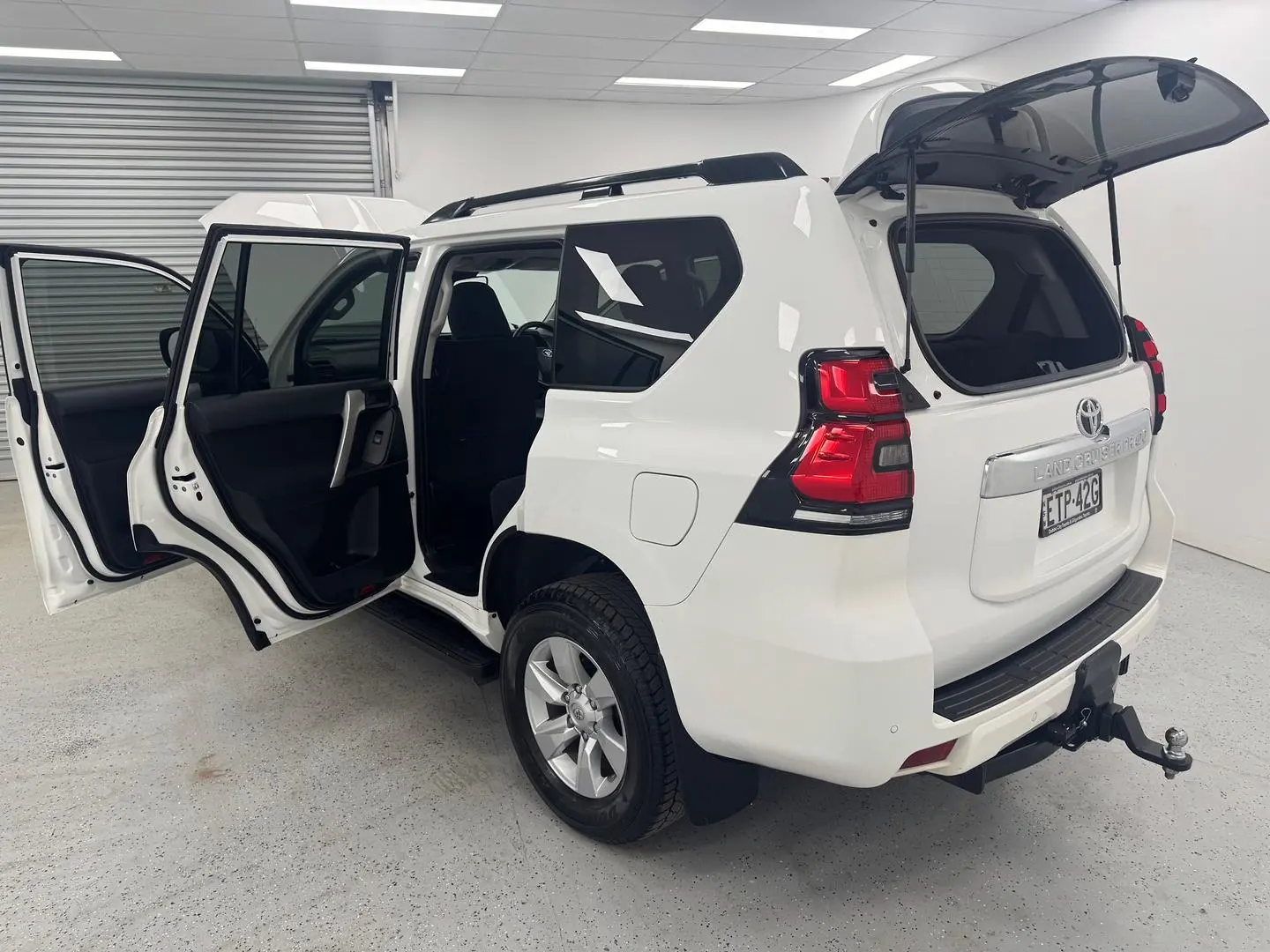 2022 Toyota Landcruiser Prado Gallery Image 10
