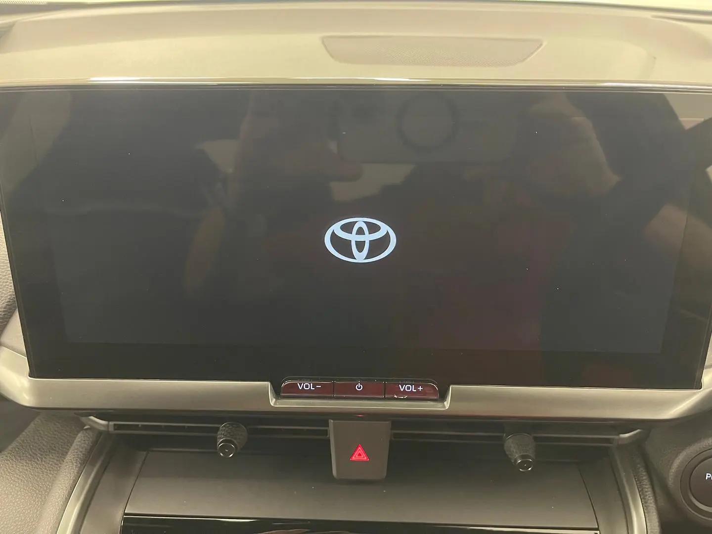 2025 Toyota C-HR Gallery Image 26