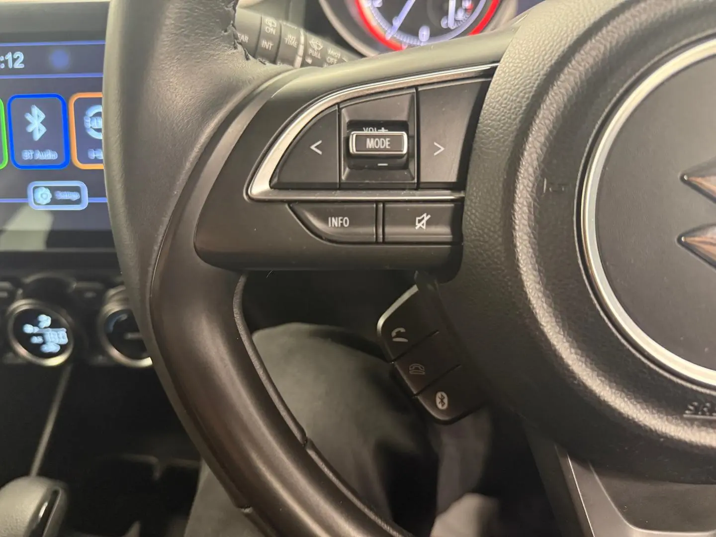 2022 Suzuki Swift Gallery Image 25