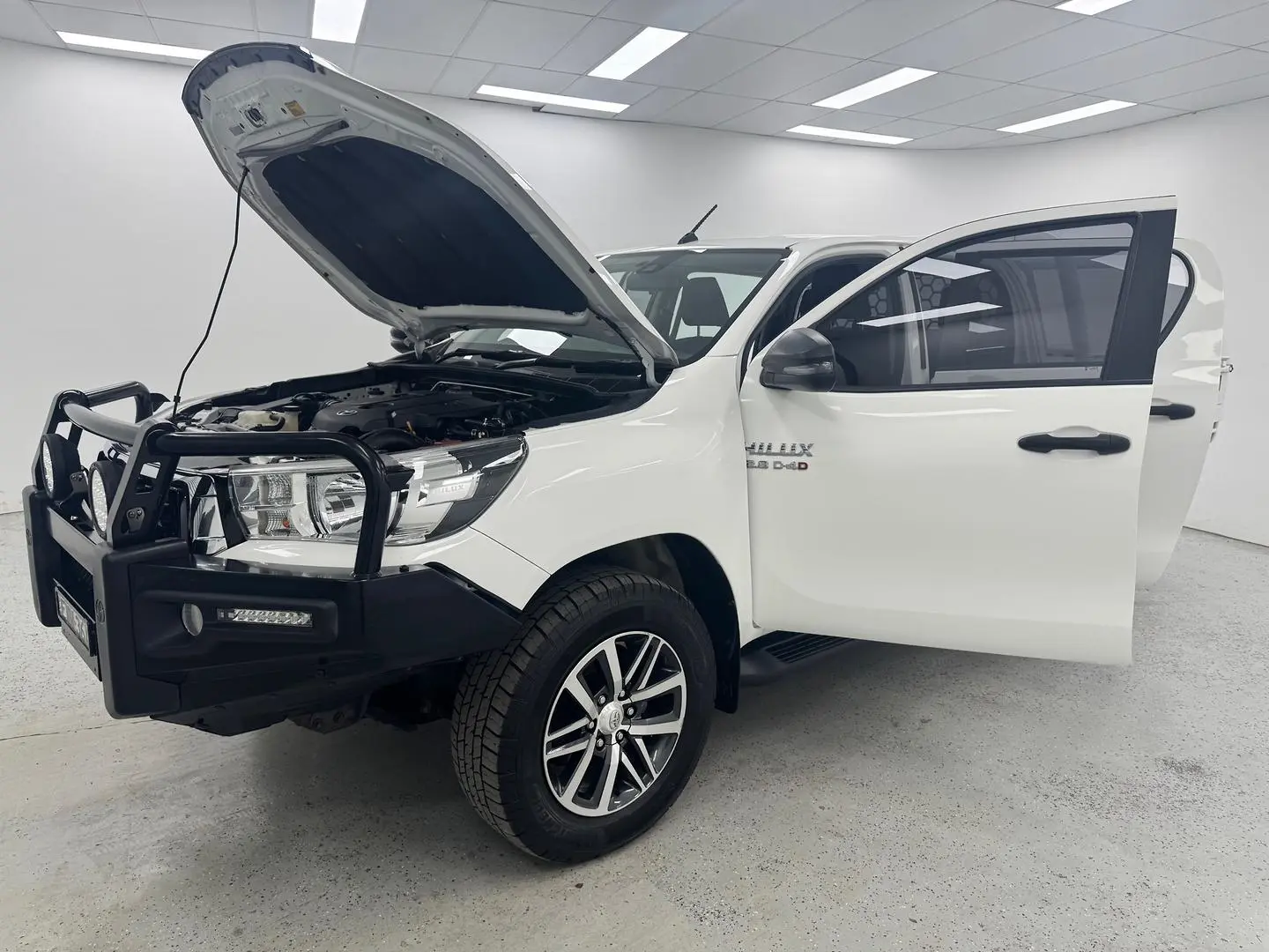 2020 Toyota Hilux Gallery Image 12