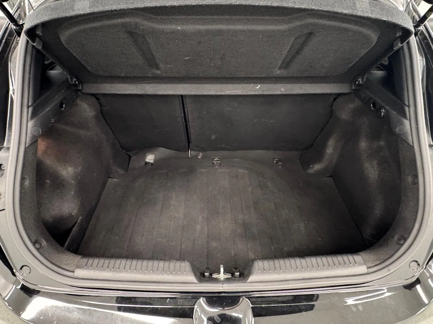 2016 Hyundai i30 Gallery Image 13