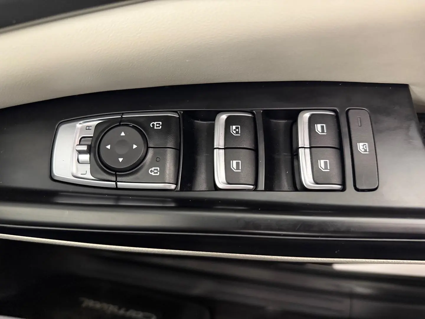 2023 Kia Carnival Gallery Image 23