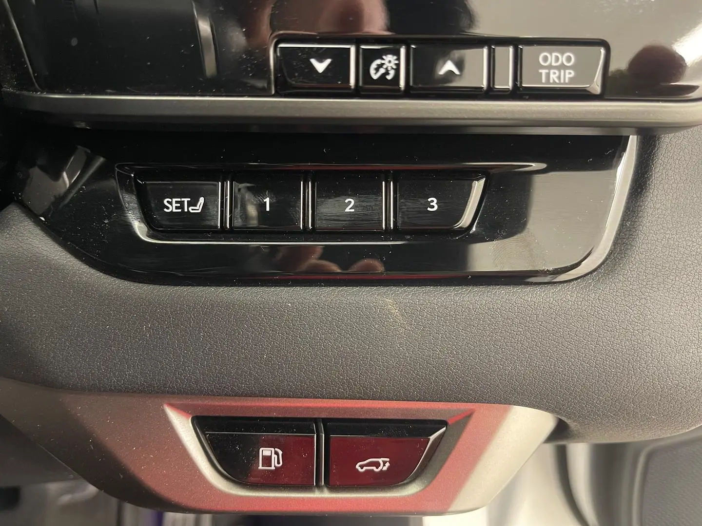 2025 Lexus RX Gallery Image 25