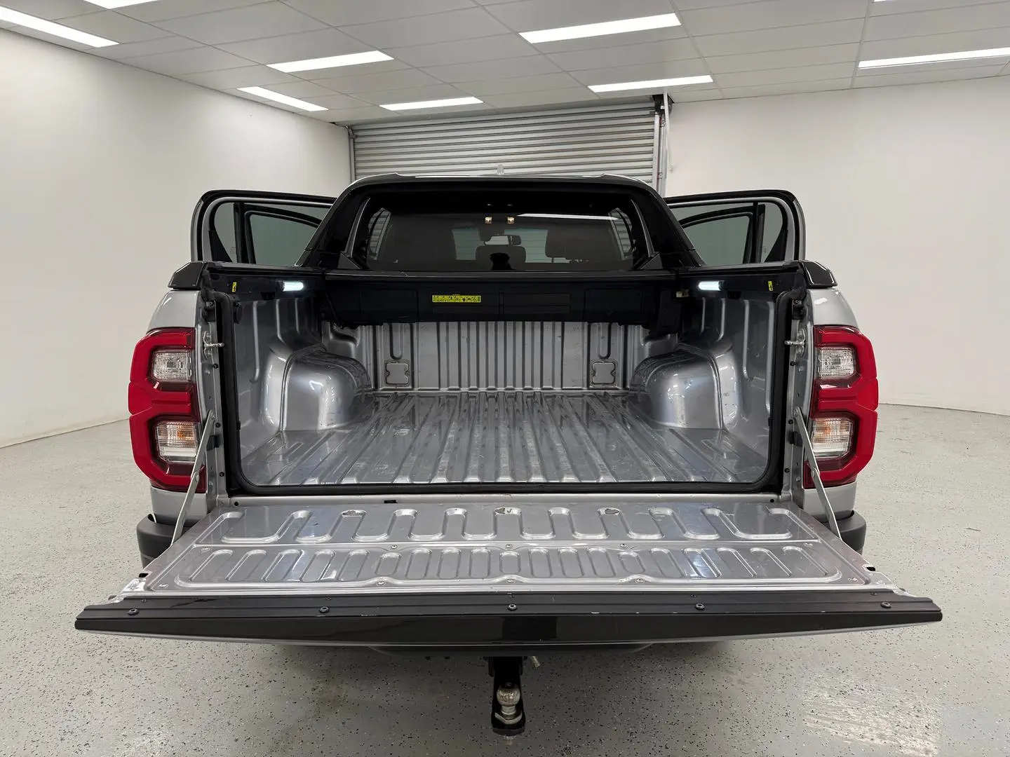 2022 Toyota Hilux Gallery Image 14