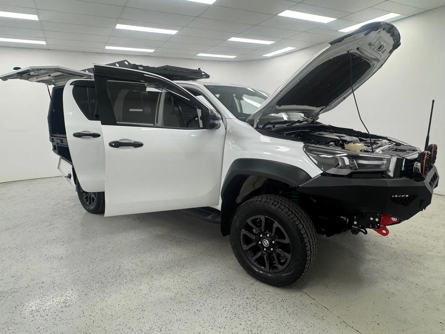 2023 Toyota Hilux Gallery Image 7