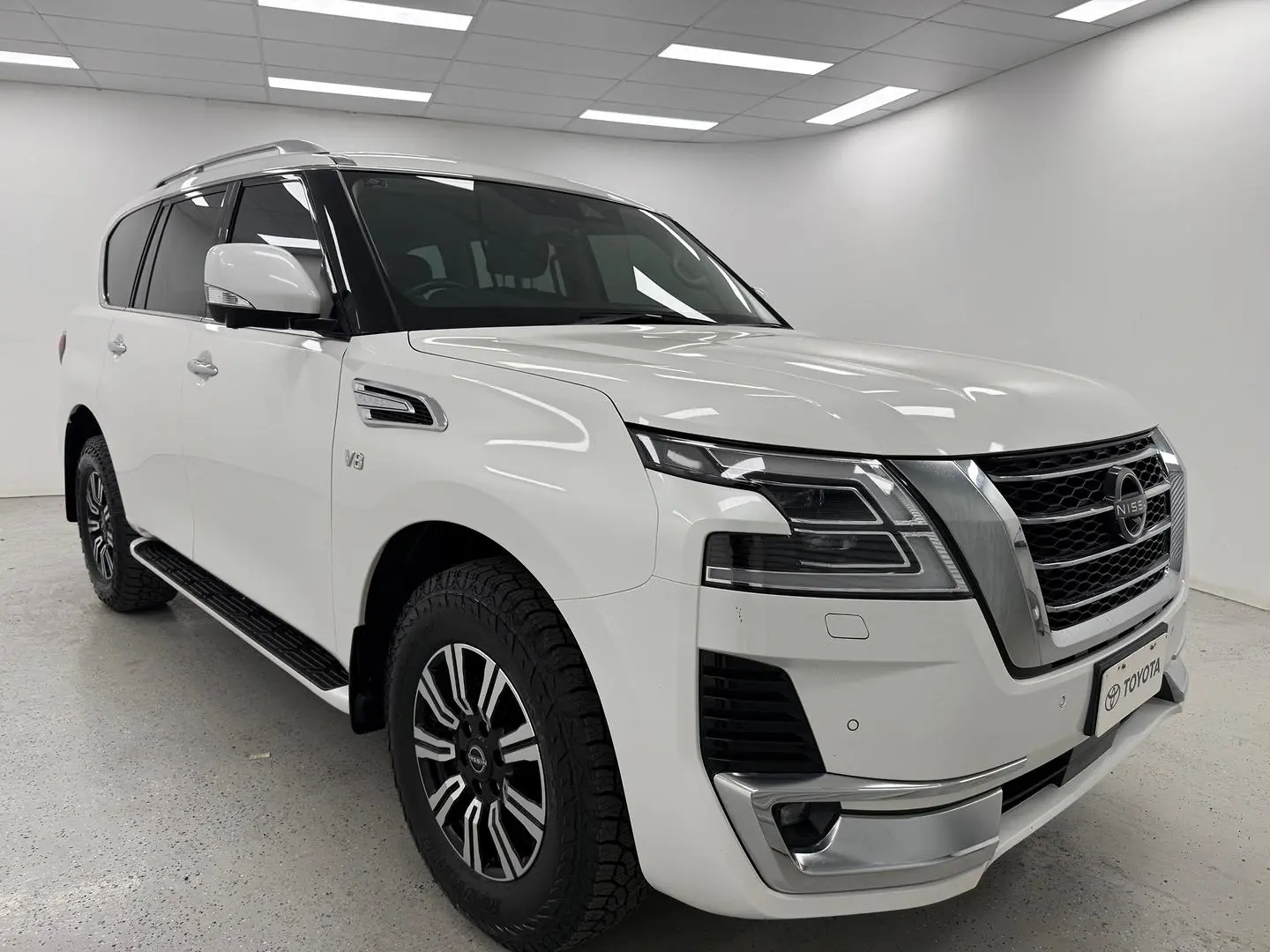 2022 Nissan Patrol Gallery Image 1