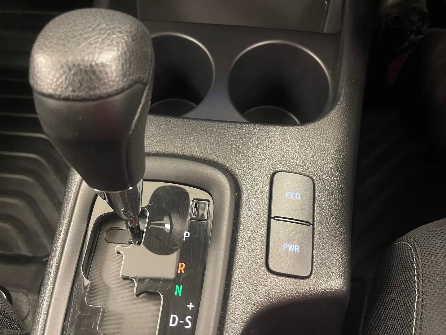 2024 Toyota Hilux Gallery Image 27