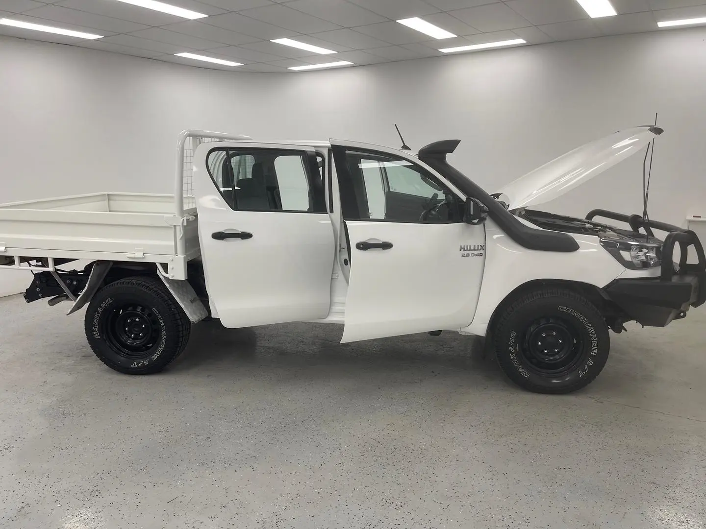 2021 Toyota Hilux Gallery Image 8