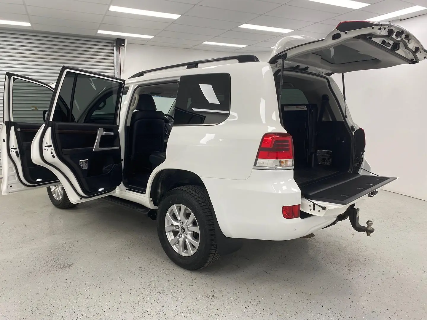 2019 Toyota Landcruiser Gallery Image 13