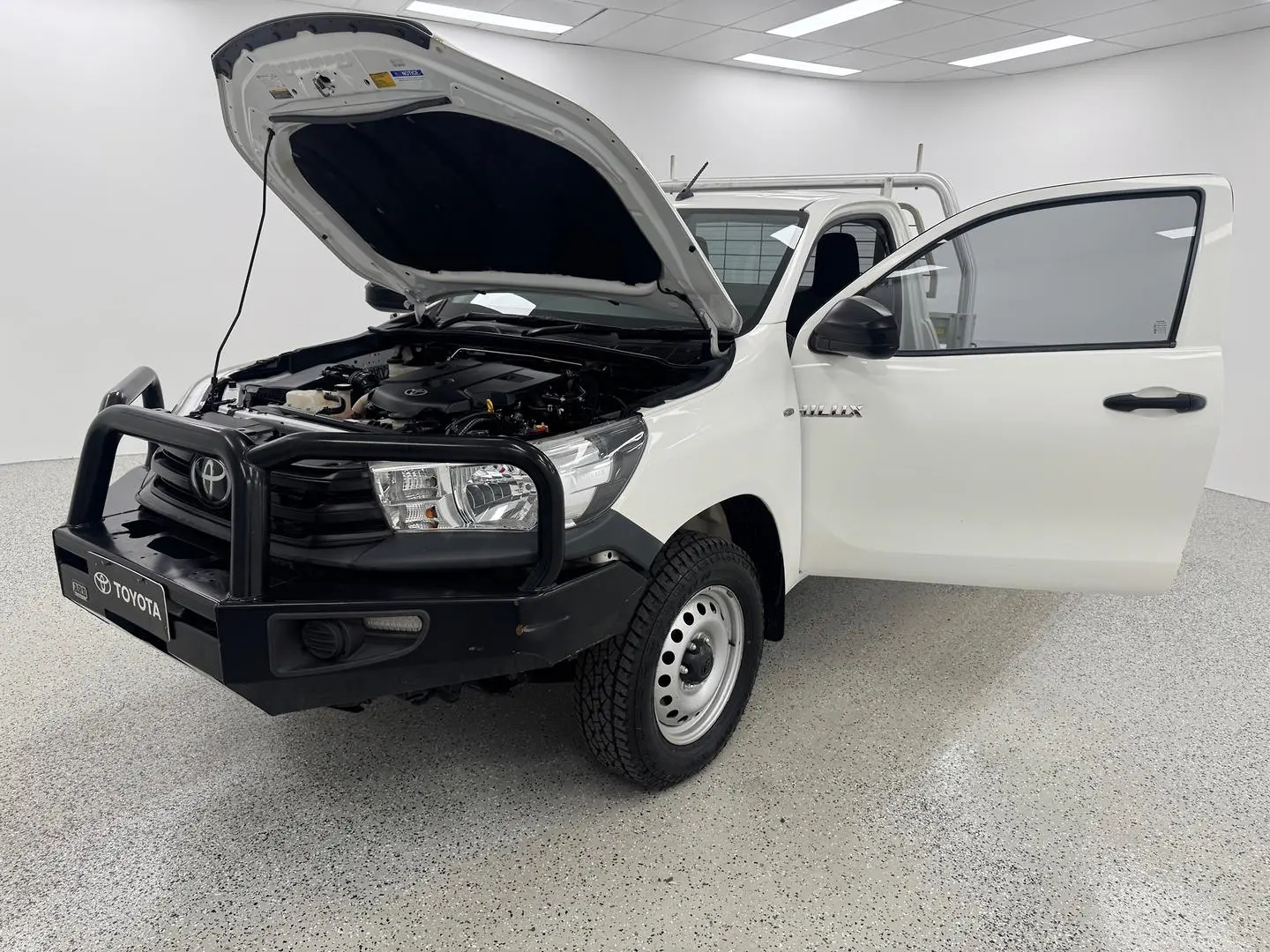 2020 Toyota Hilux Gallery Image 12