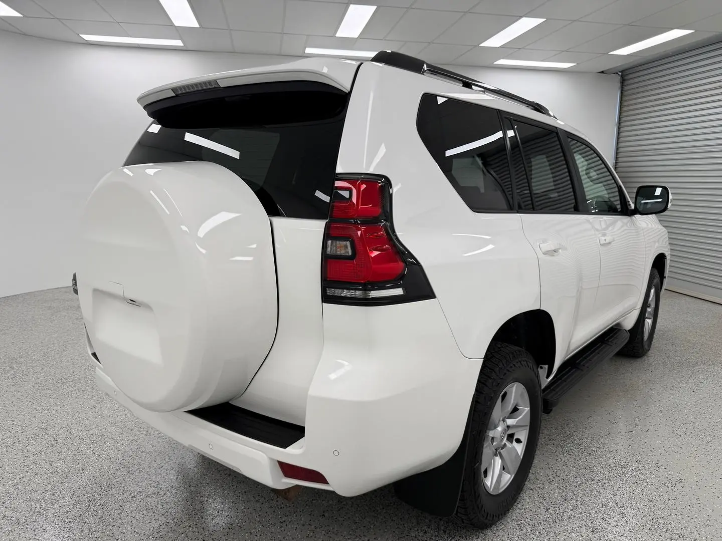 2021 Toyota Landcruiser Prado Gallery Image 3