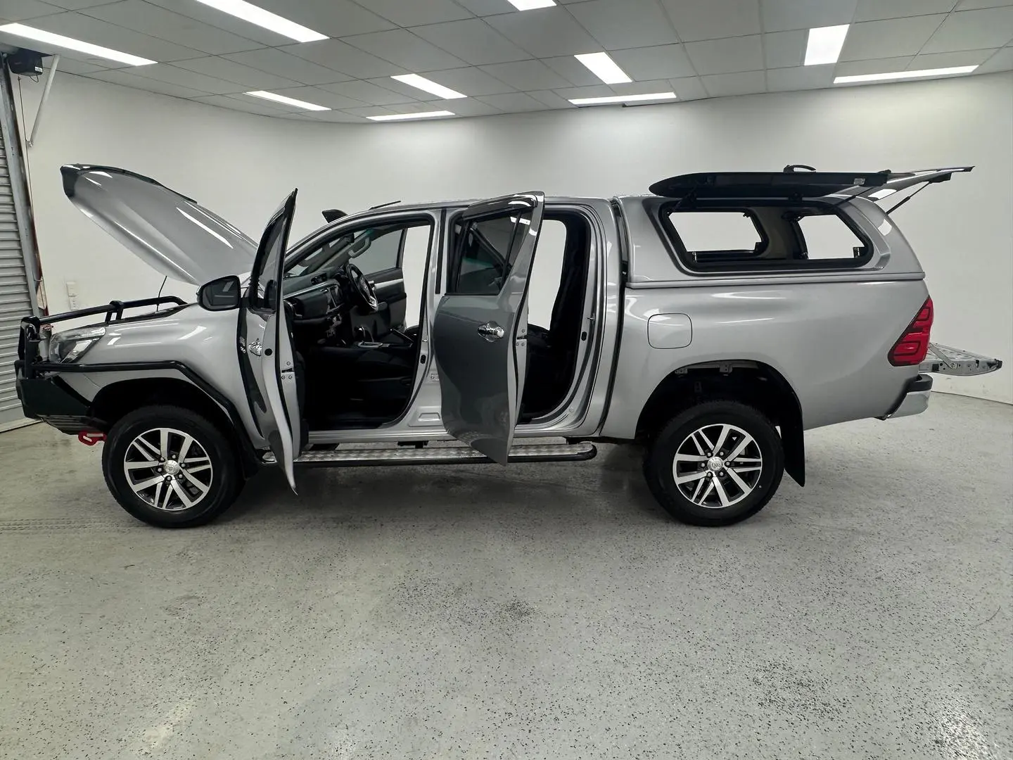 2018 Toyota Hilux Gallery Image 14