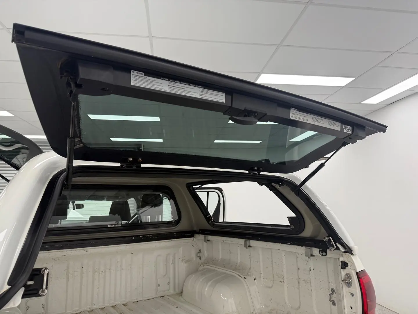 2021 Toyota Hilux Gallery Image 17