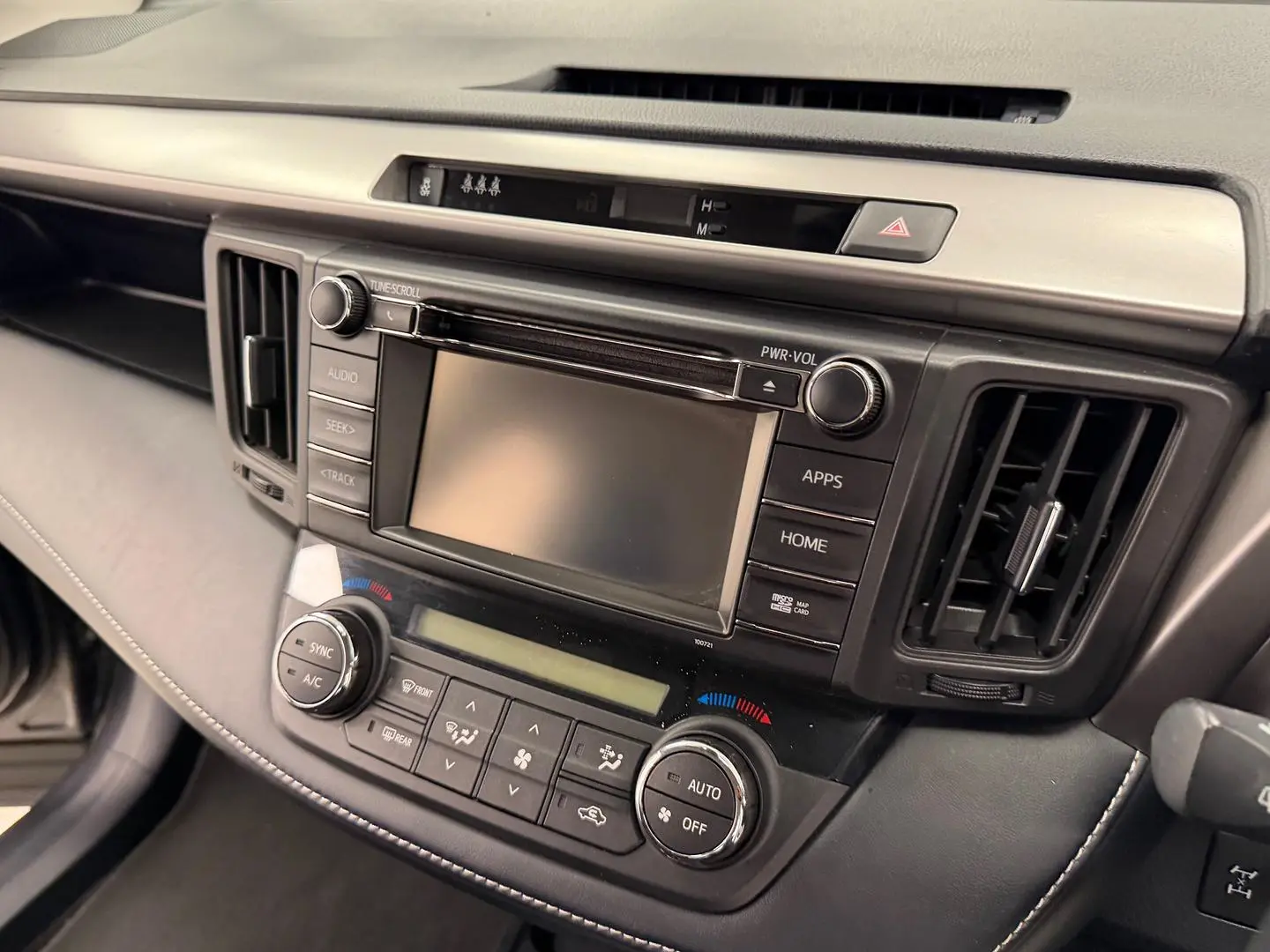 2018 Toyota RAV4 Gallery Image 23