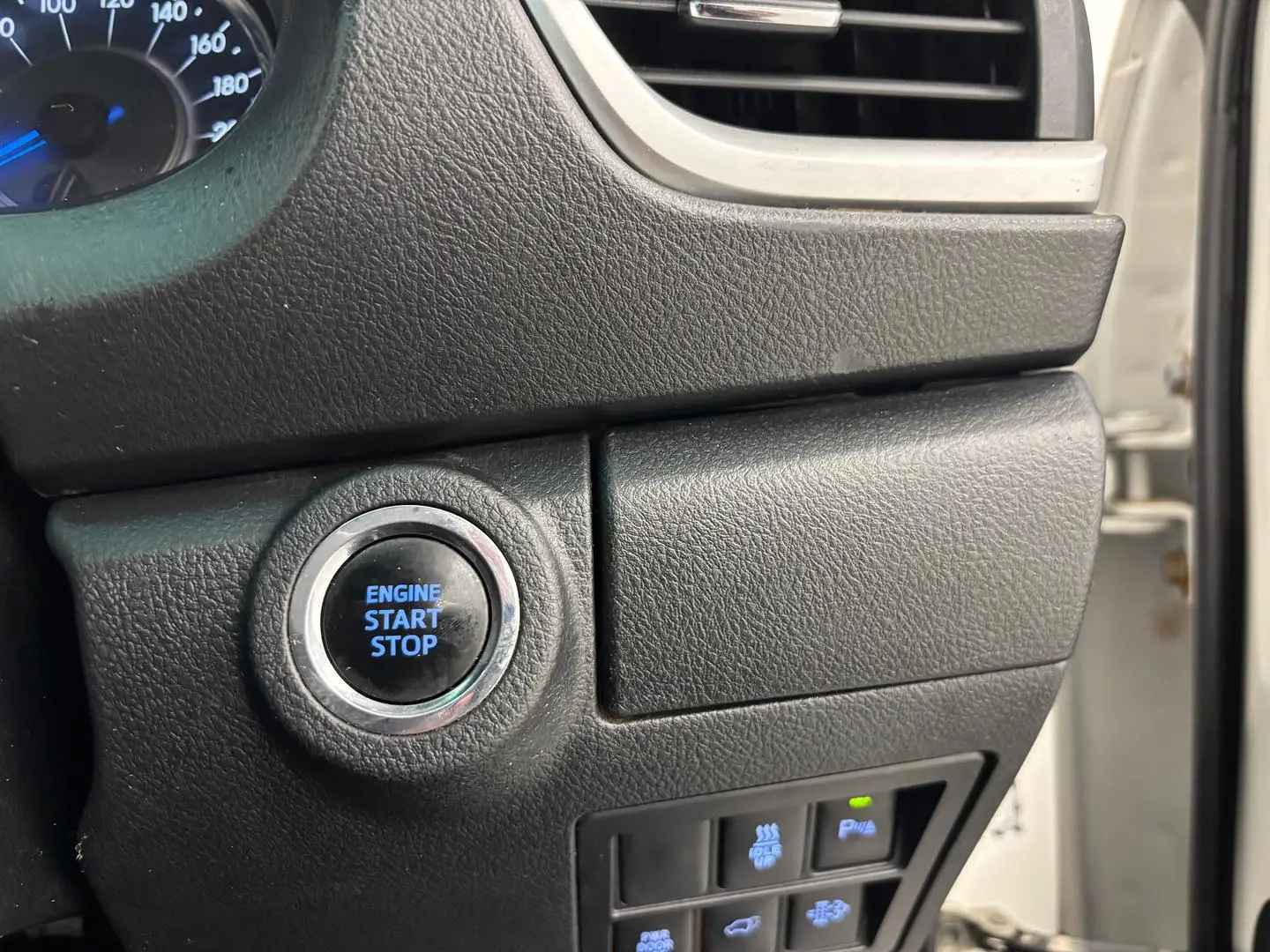 2018 Toyota Fortuner Gallery Image 24