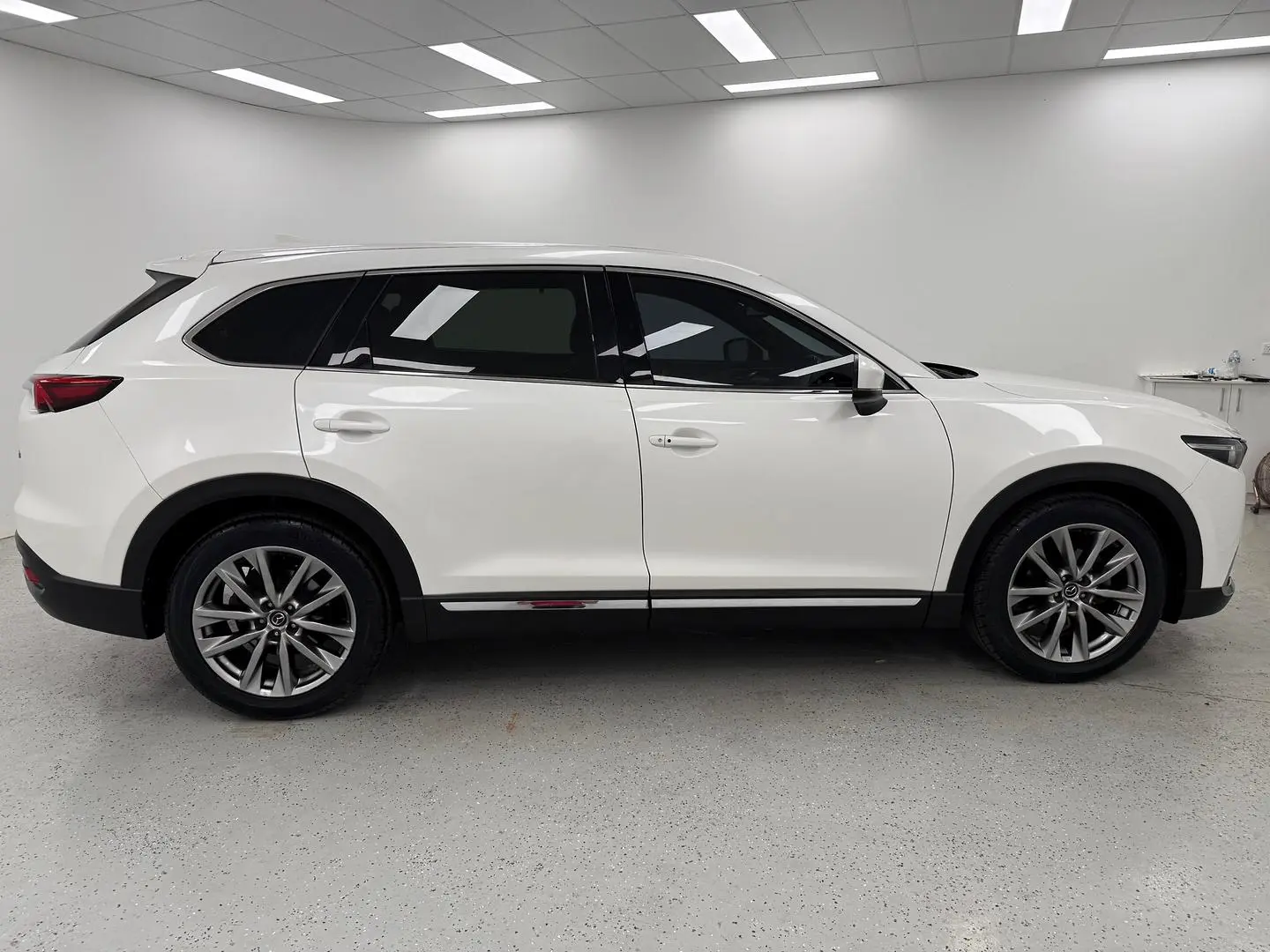 2017 Mazda CX-9 Gallery Image 2