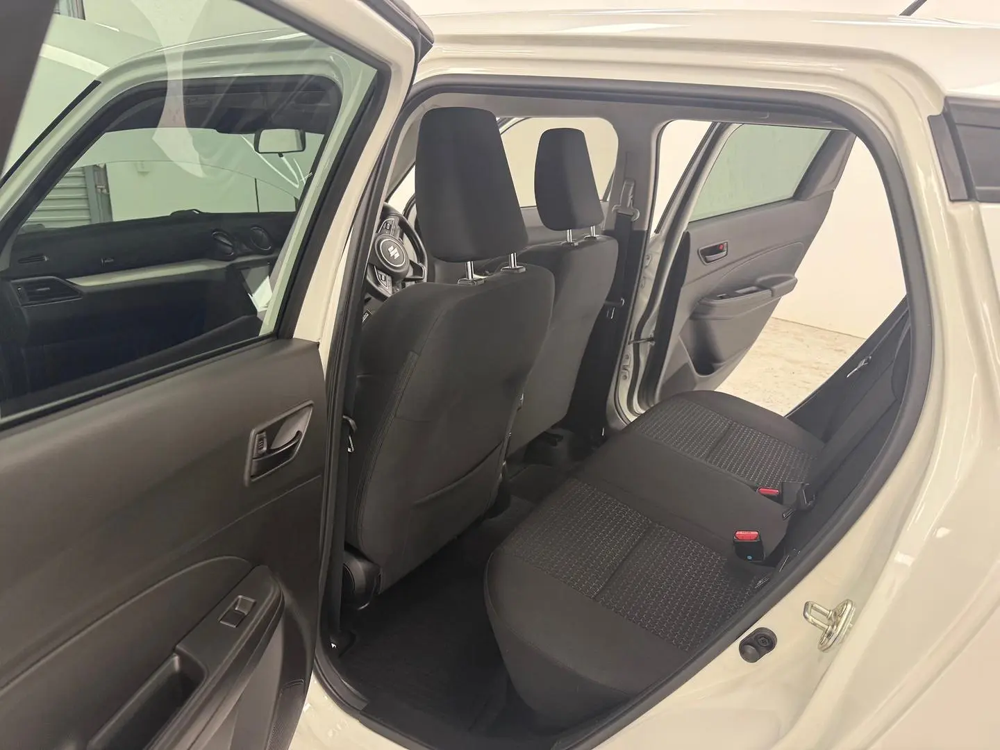 2022 Suzuki Swift Gallery Image 11