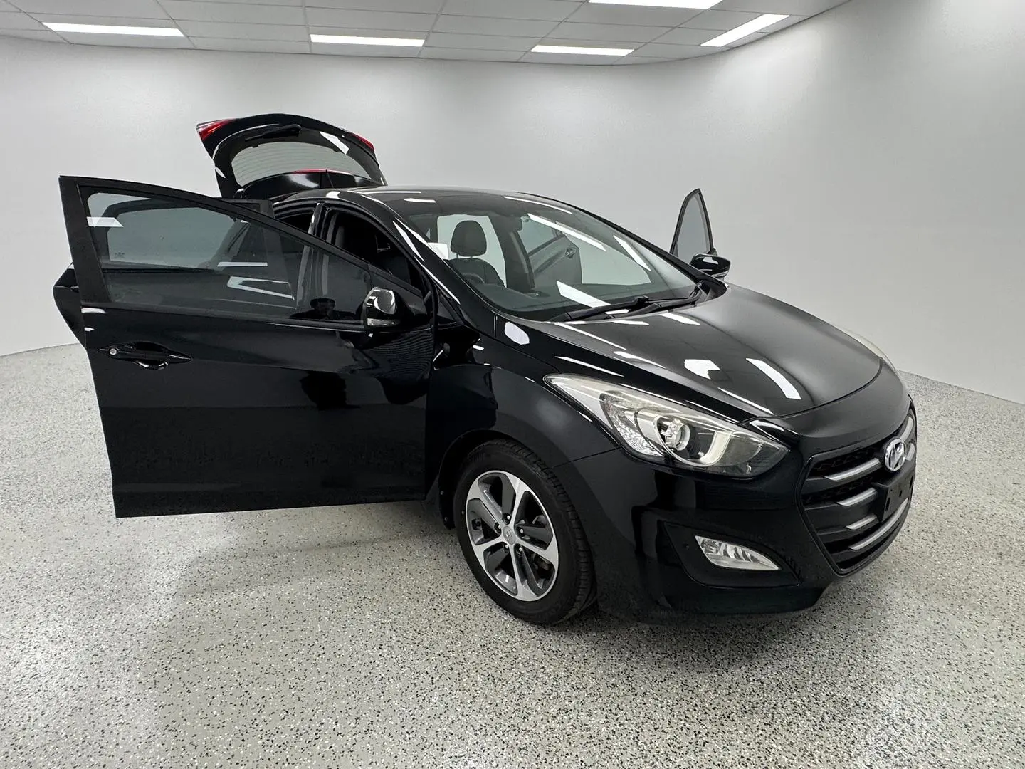 2016 Hyundai i30 Gallery Image 9