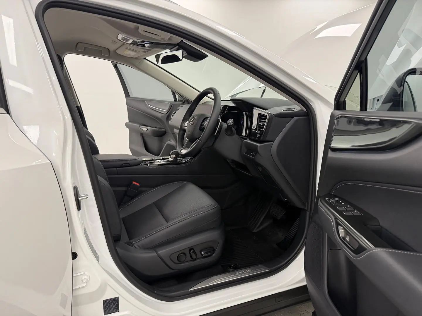 2025 Lexus NX Gallery Image 17