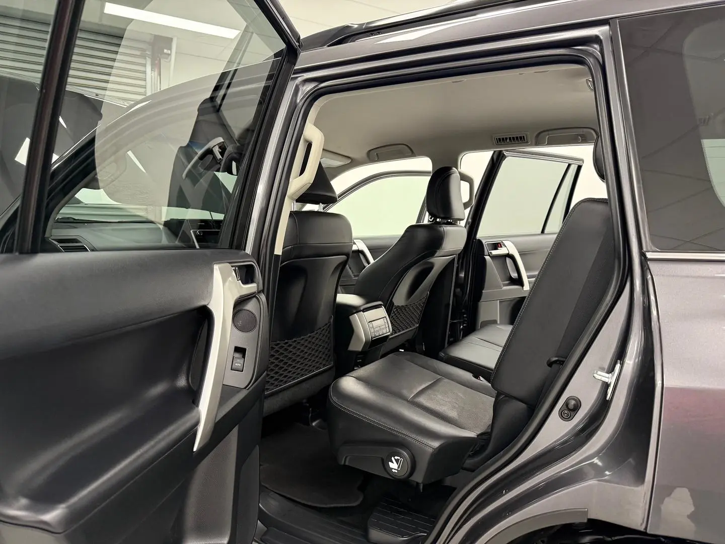 2019 Toyota Landcruiser Prado Gallery Image 10