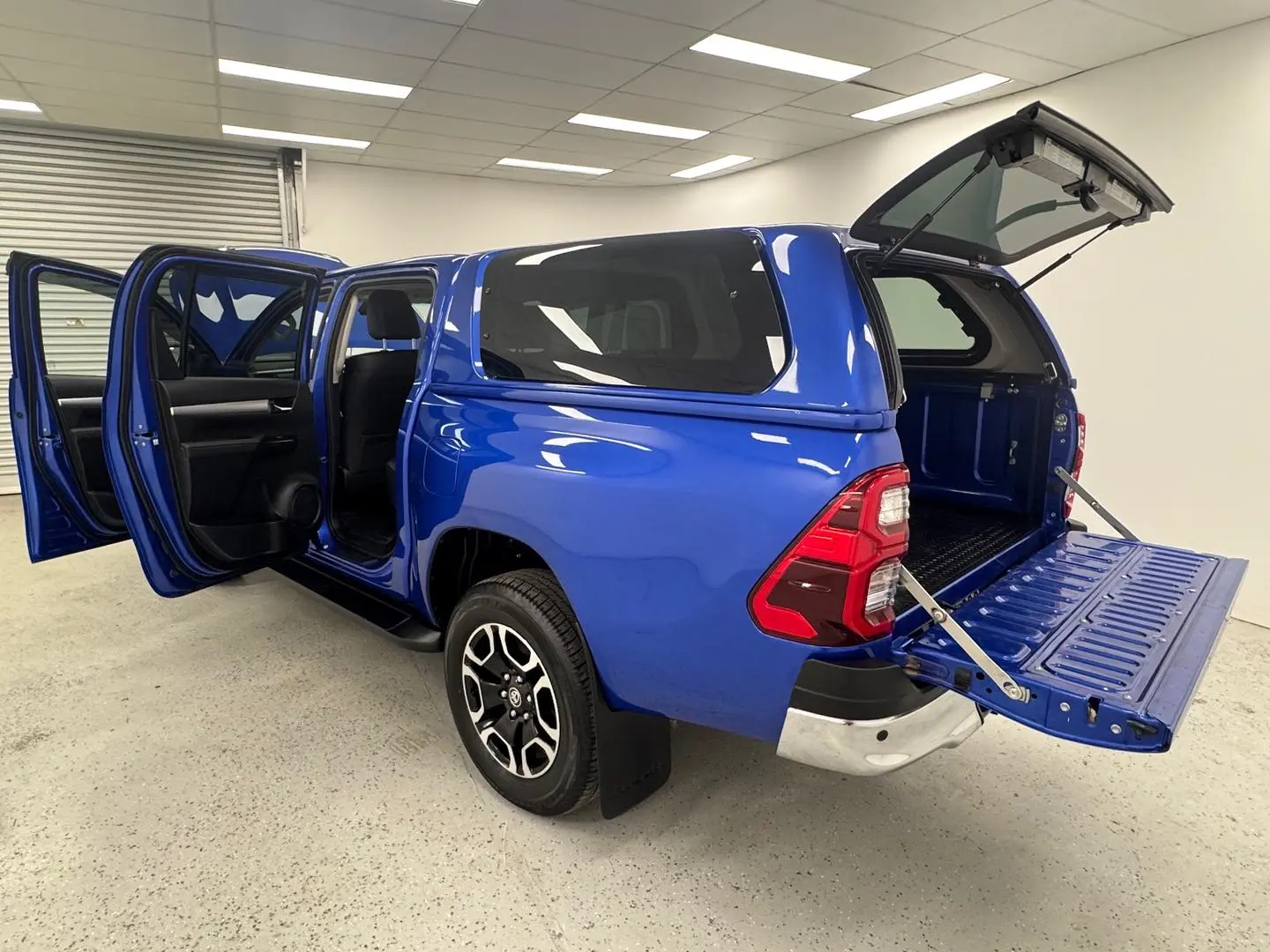 2023 Toyota Hilux Gallery Image 10