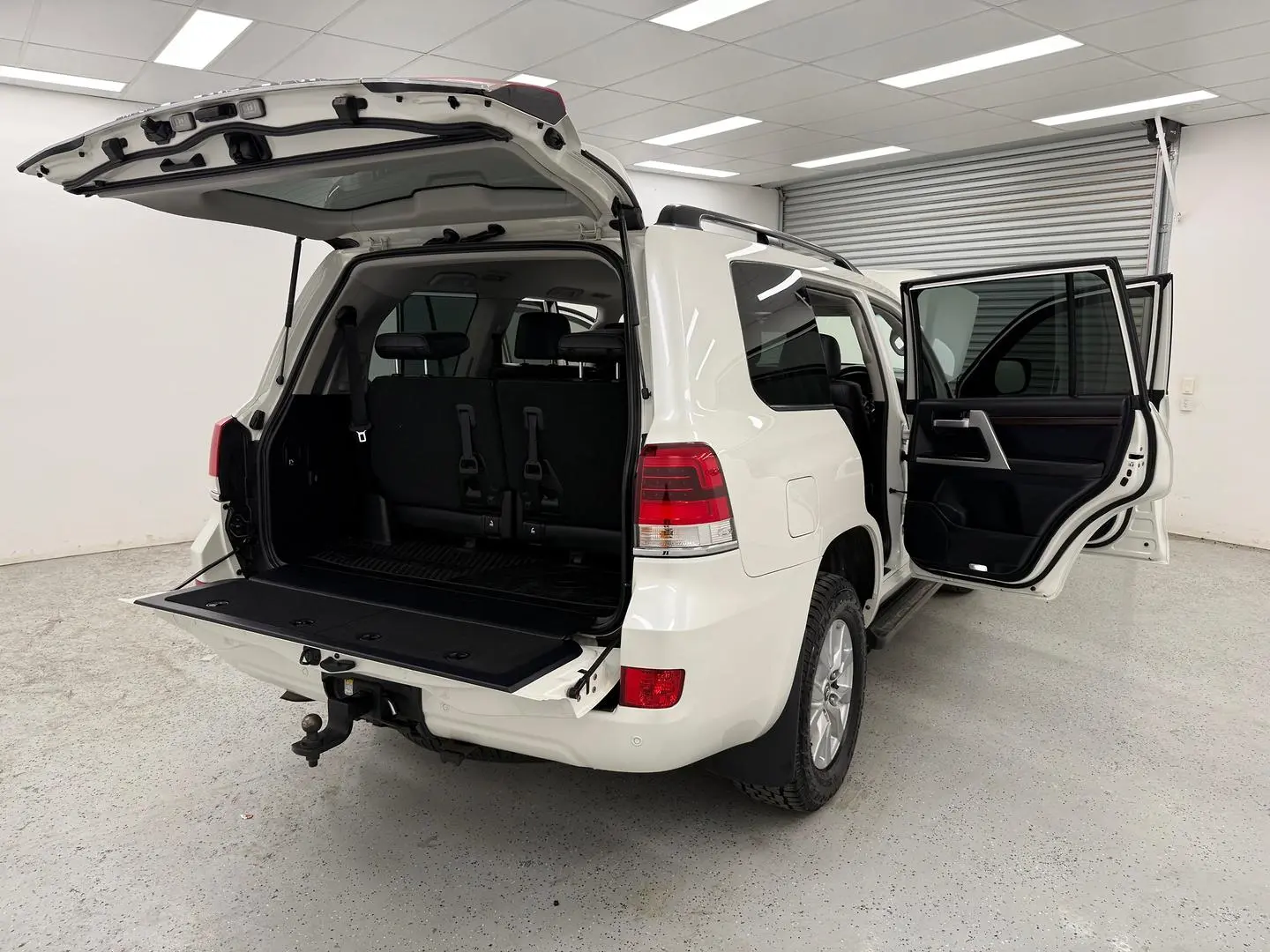 2019 Toyota Landcruiser Gallery Image 16