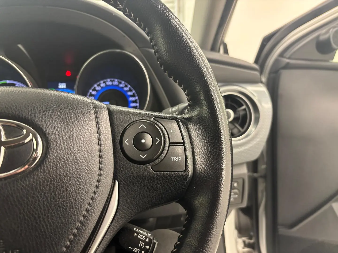 2016 Toyota Corolla Gallery Image 25