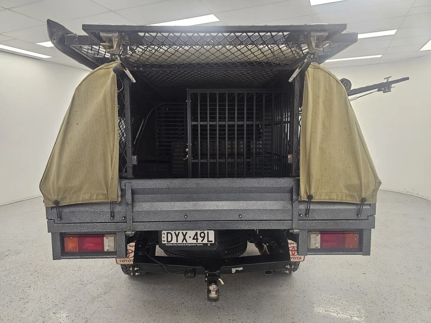 2018 Toyota Hilux Gallery Image 17