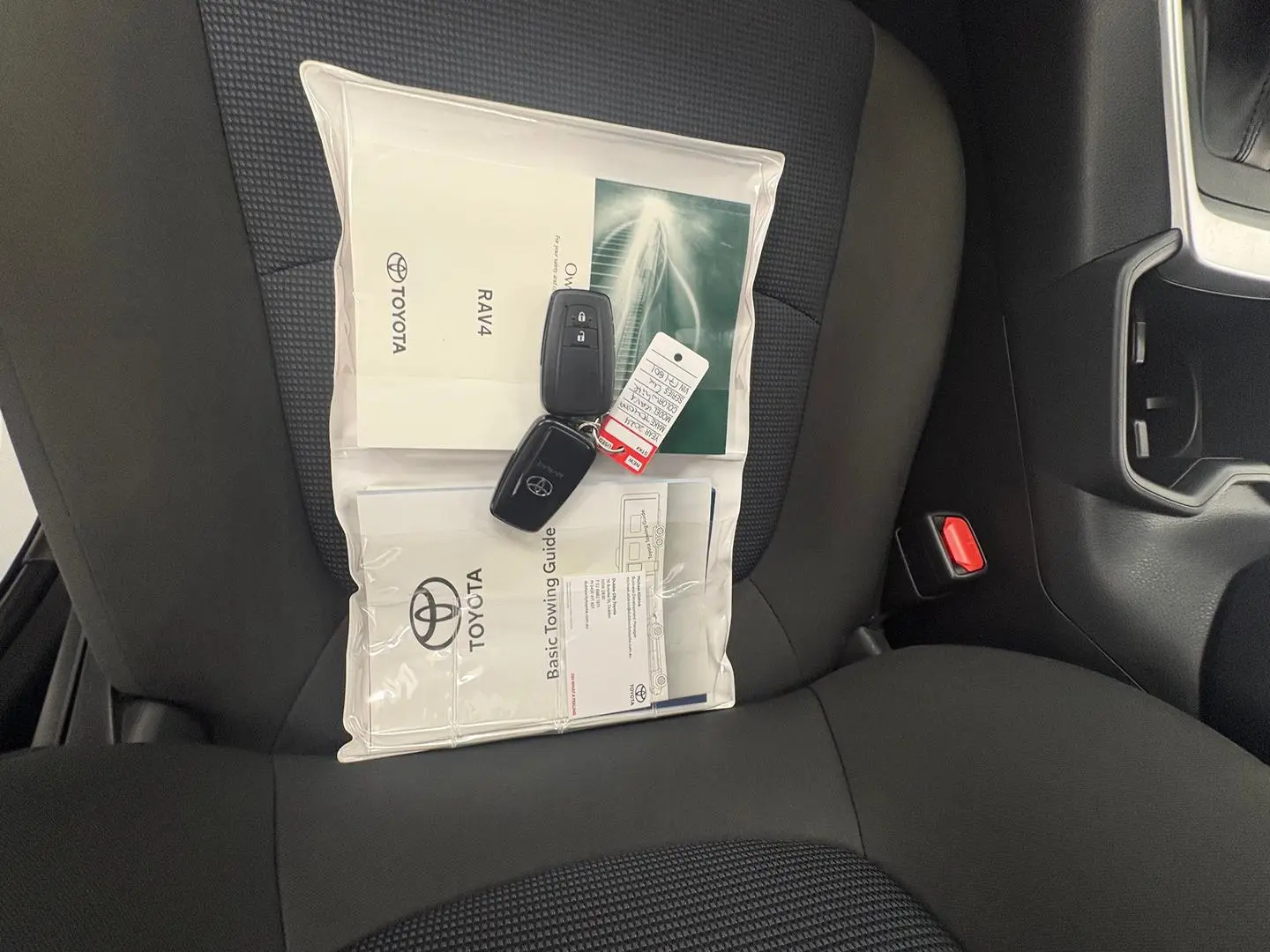 2024 Toyota RAV4 Gallery Image 23